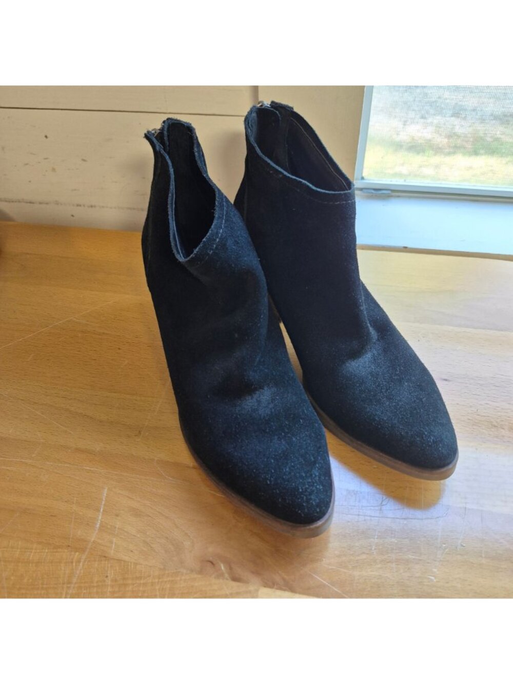 Dolce Vita Black Suede Ankle Boots With Stacked Heel & Back Zipper Closure 8.5 - Picture 4 of 10